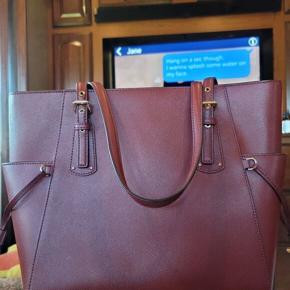 Michael Kors Tote  - Picture 2 of 7